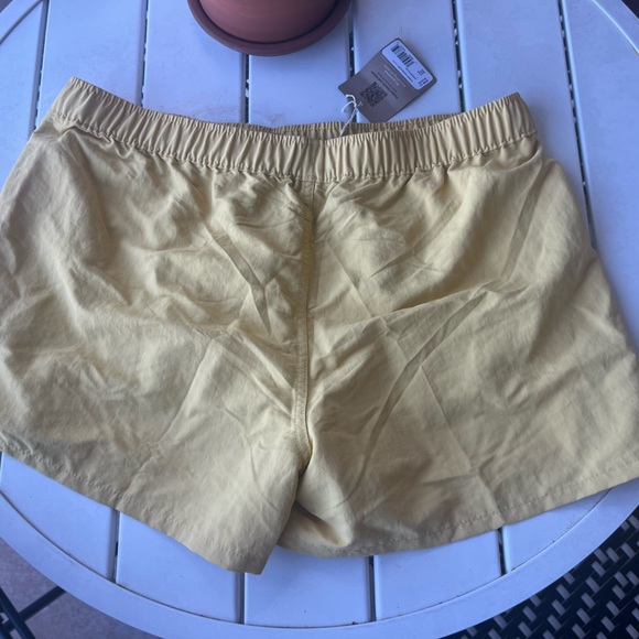 Patagonia Barely Baggies Shorts 2 1/2 Inch Women’s Large Brand New! - Picture 4 of 4
